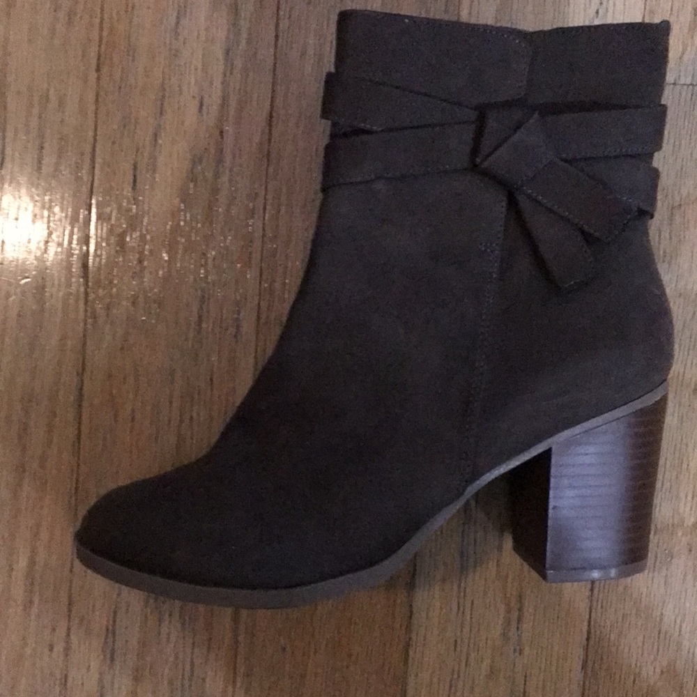 American Eagle Ankle Boots - Picture 3 of 11